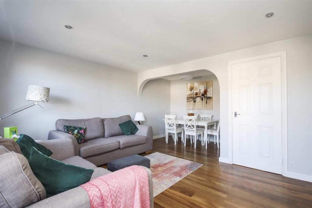 House in Rushden, North Northamptonshire - More