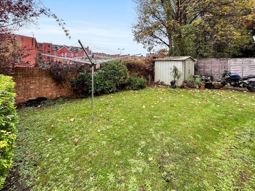 16 Heathfield Road, Croydon, CR0 1ES photo 2