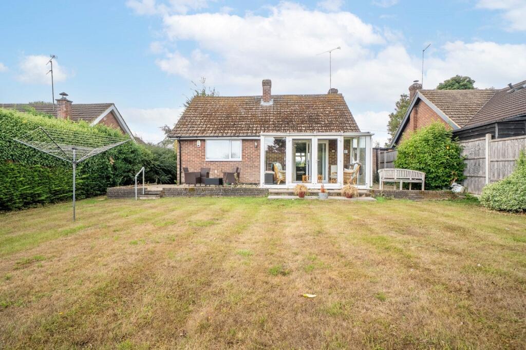 House in Luton - View 2