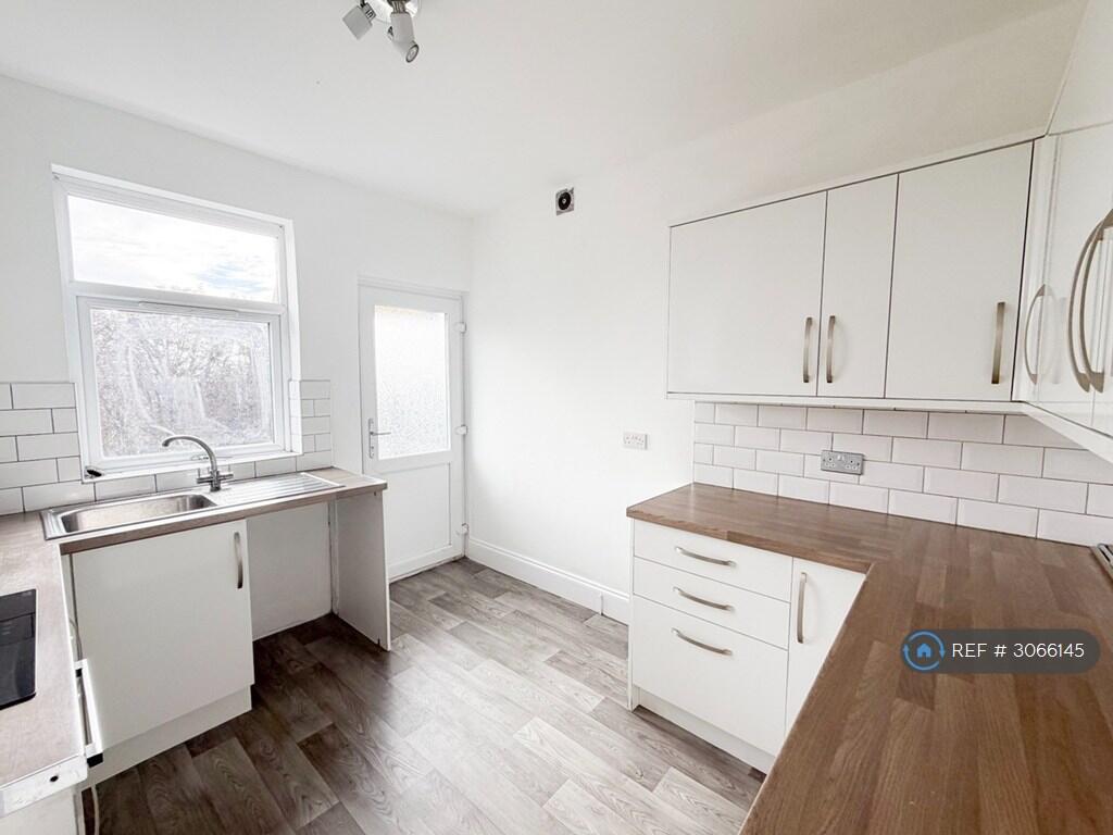 Apartment in Newport, Maindee, Beechwood - View 2