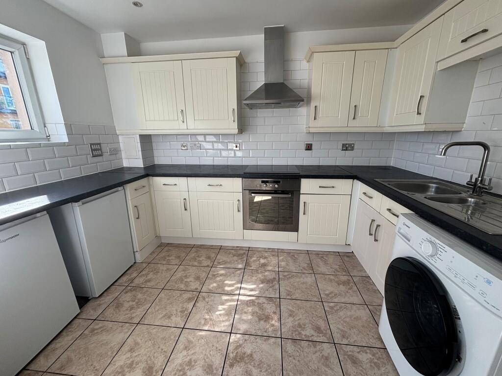 Parkhouse Court, HATFIELD