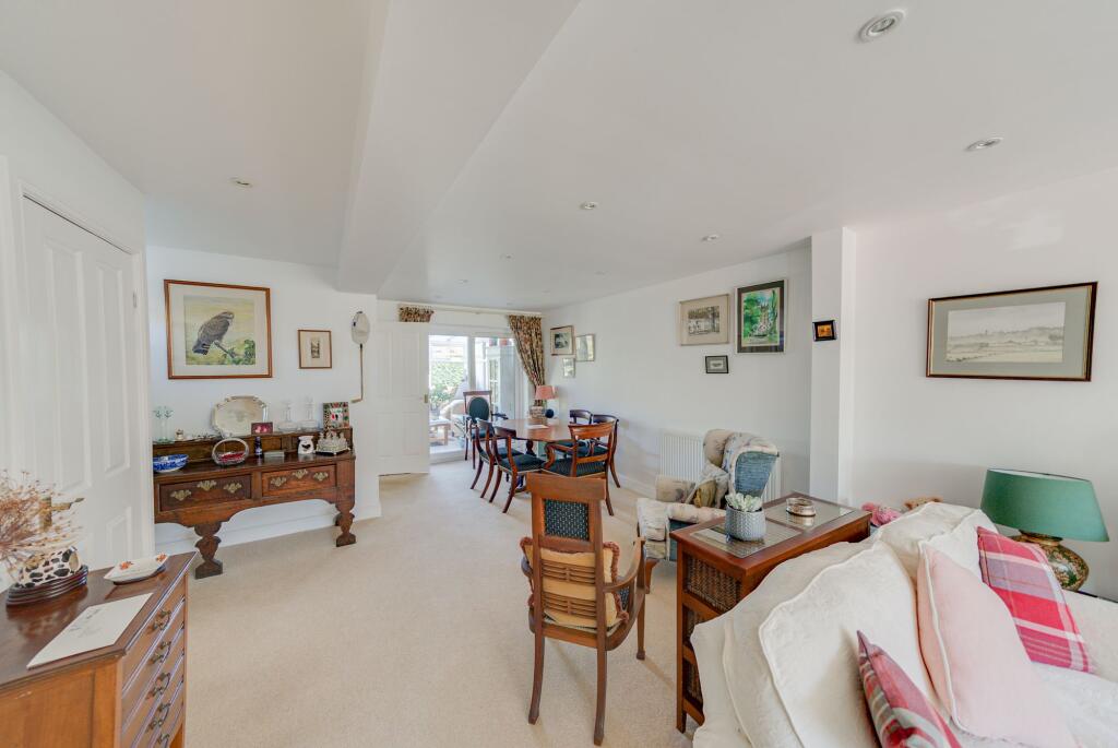 House in Congleton, Hightown - More