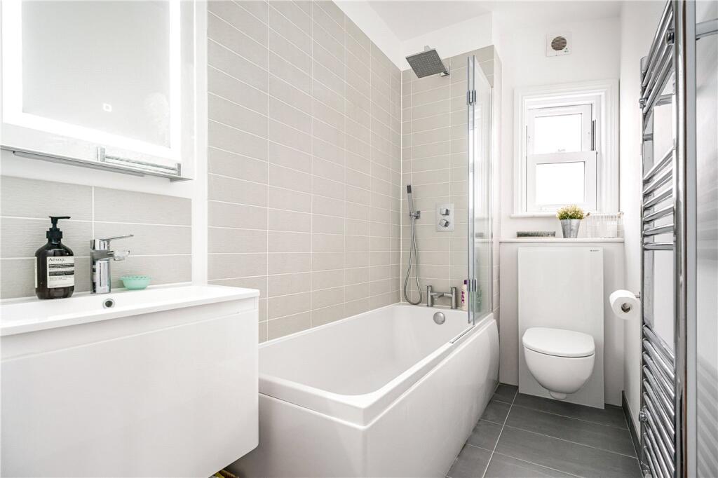 Apartment in London, Ferme Park, Hornsey - More