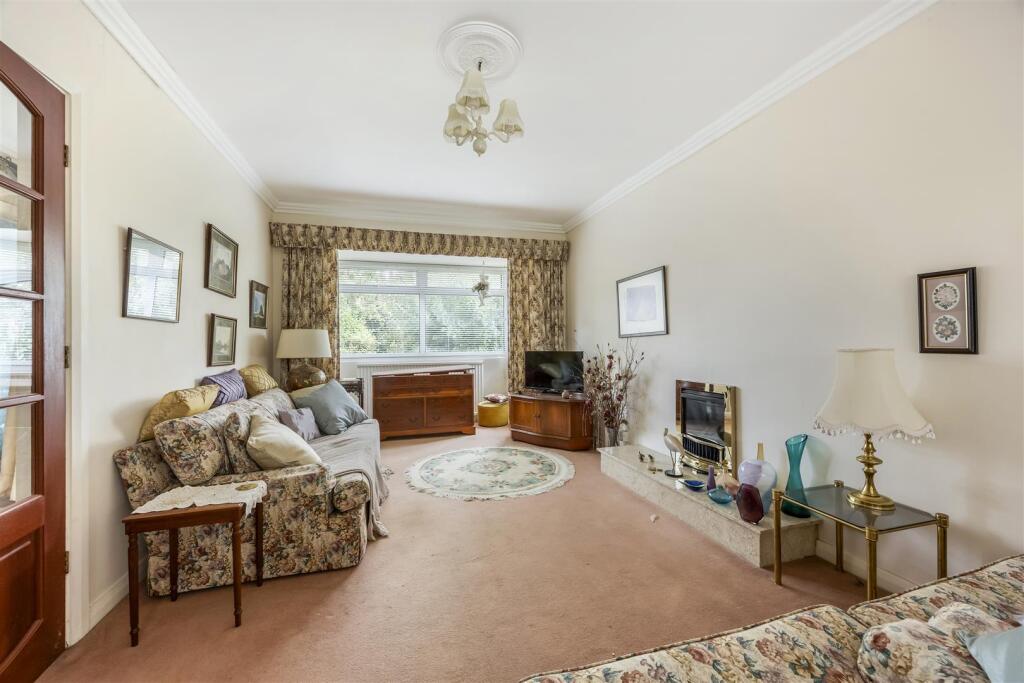 House in Gloucester - View 2