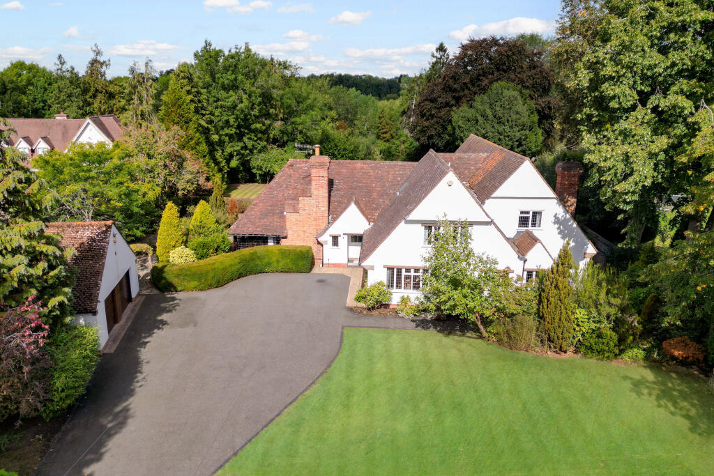 Main image of property: Tiddington Road, Stratford-Upon-Avon, CV37