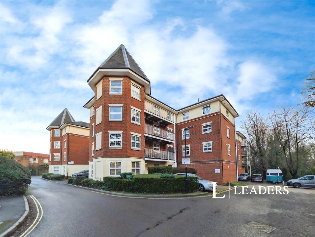 Main image of property: Rollesbrook Gardens, Southampton, Hampshire