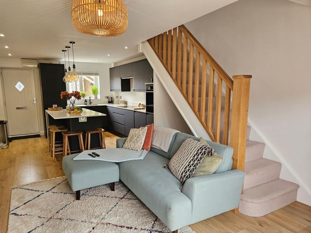 House in Cardiff, Llantwit Major - More