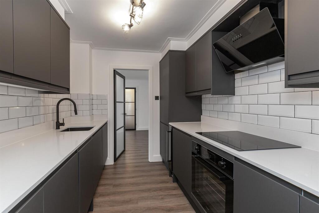 Apartment in St Albans - View 4