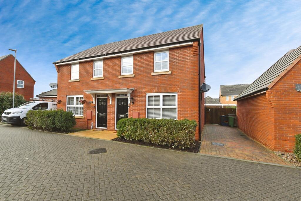 Main image of property: Field Fare Road, Southminster, Essex, CM0