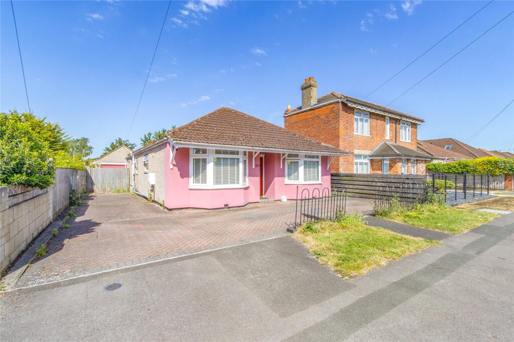 4-bed house on Cheney Manor Road, Swindon, SN2, £400,000
