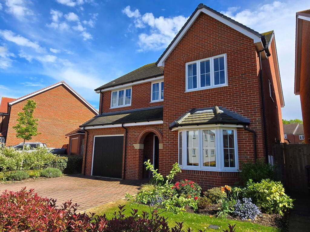 4-bed detached on Superb 4 bedroom home - Barleymead Way, Puckeridge, £765,000