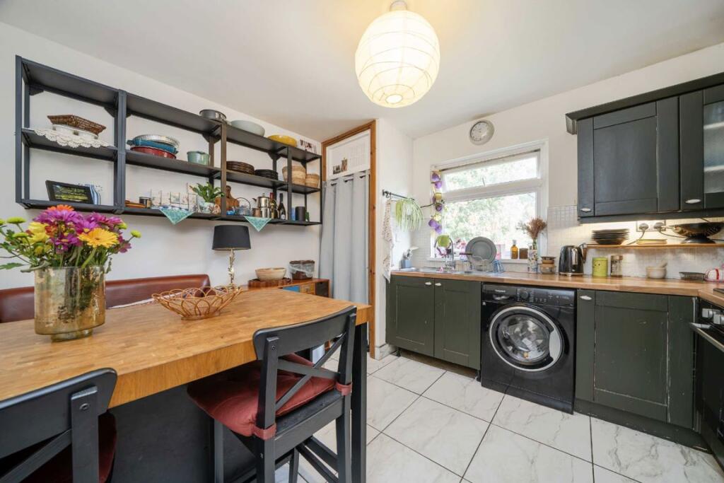 Apartment in London, Leyton - View 5