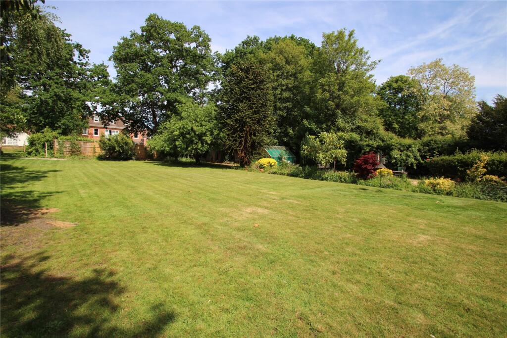 Adelaide Road, Walton On Thames, Surrey, KT12 photo 2