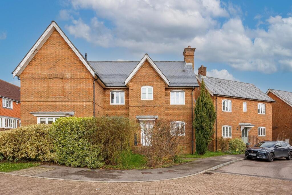 2-bed semi-detached on Nassau Drive, Crowborough, £325,000