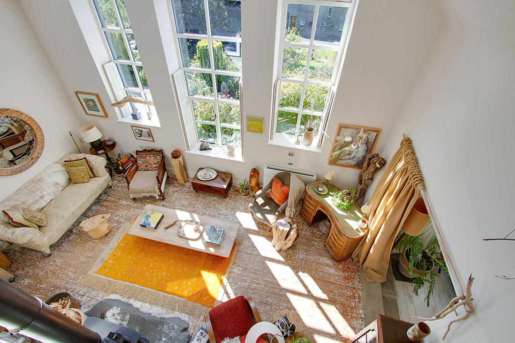 House in Clapham - More