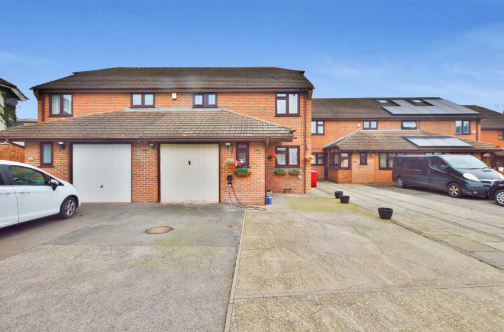 Main image of property: Broad Oak, Slough