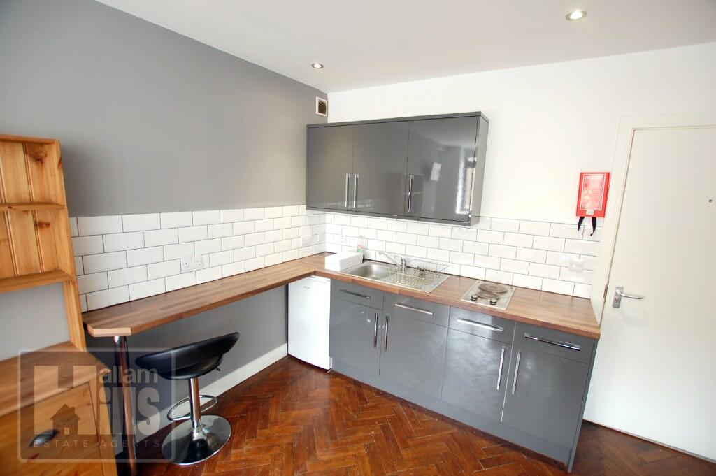 Studio flat for rent