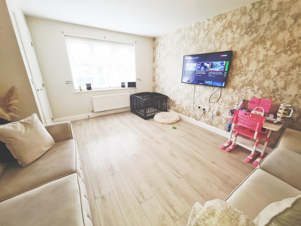 House in Oldham, Greater Manchester - More