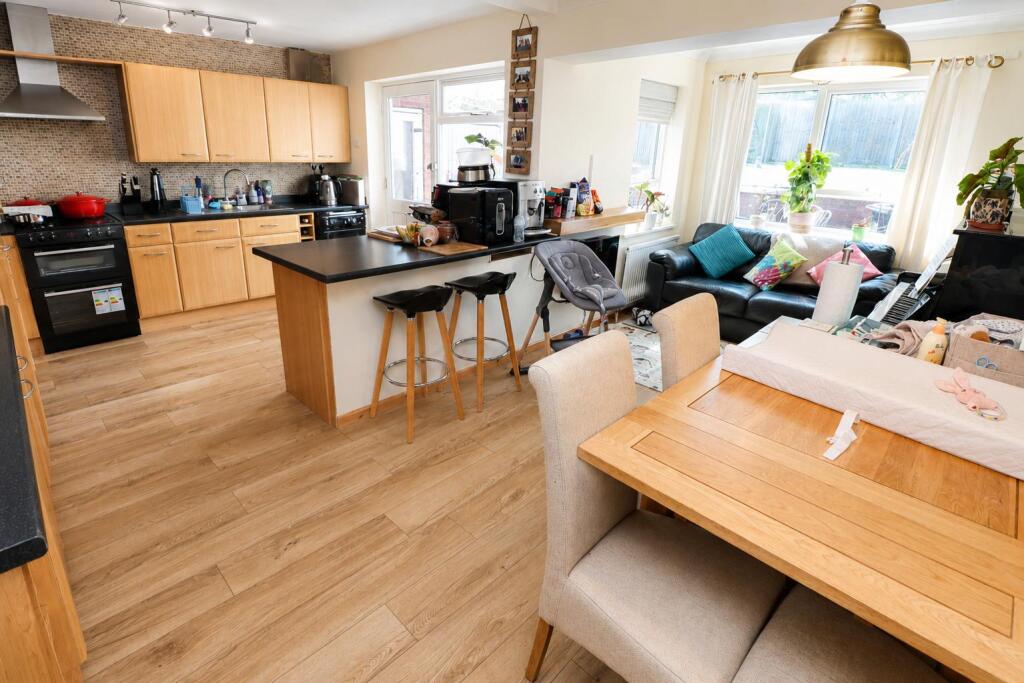House in Rushden, North Northamptonshire - View 5