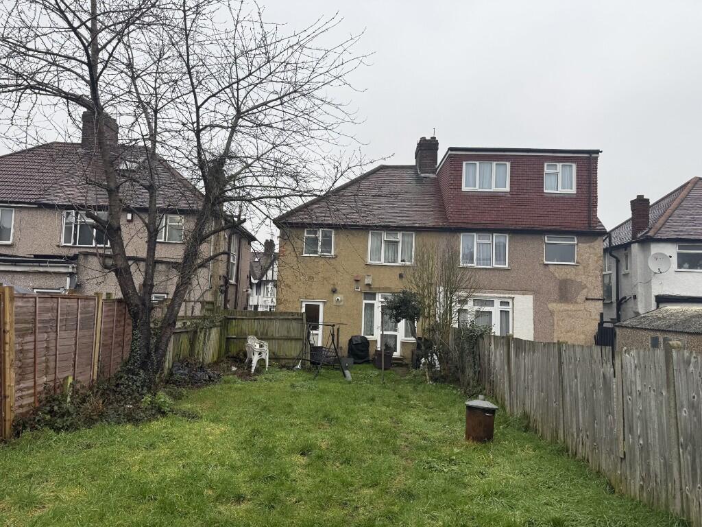 Ballogie Avenue, London, NW10 photo 2