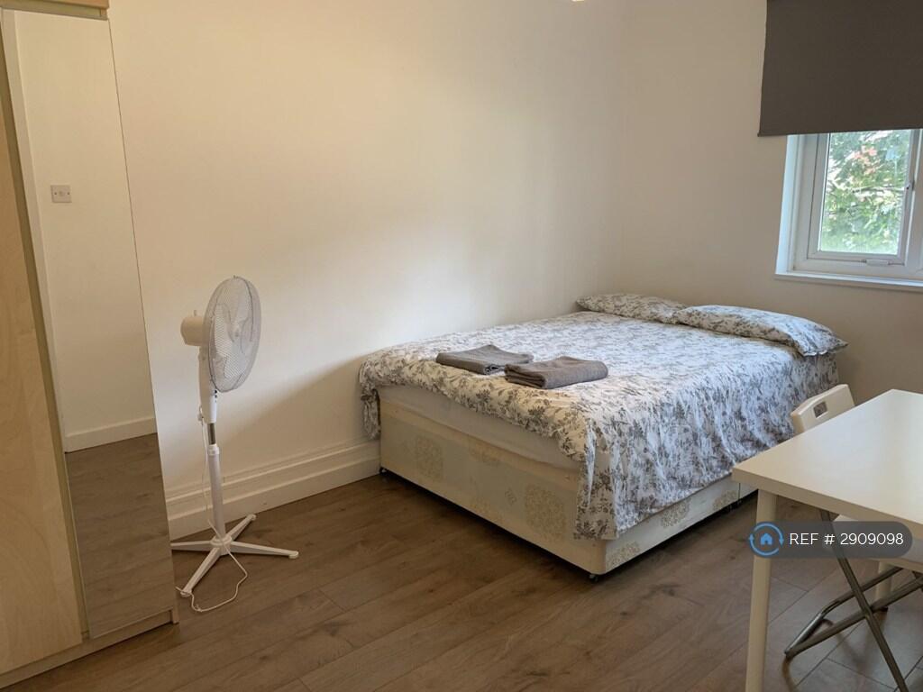 4 bedroom flat for rent