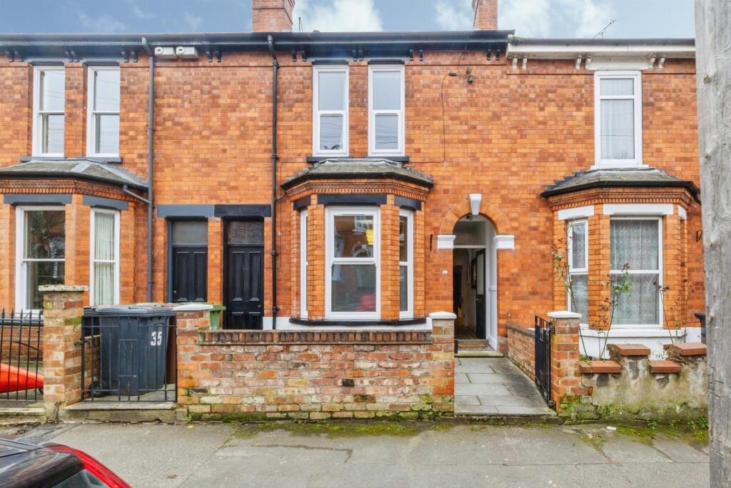 4-bed terraced on Richmond Road, Lincoln, £335,000