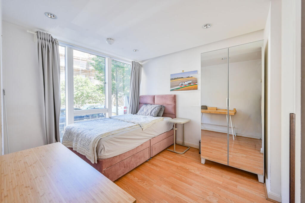 Apartment in London, City of Westminster - View 4