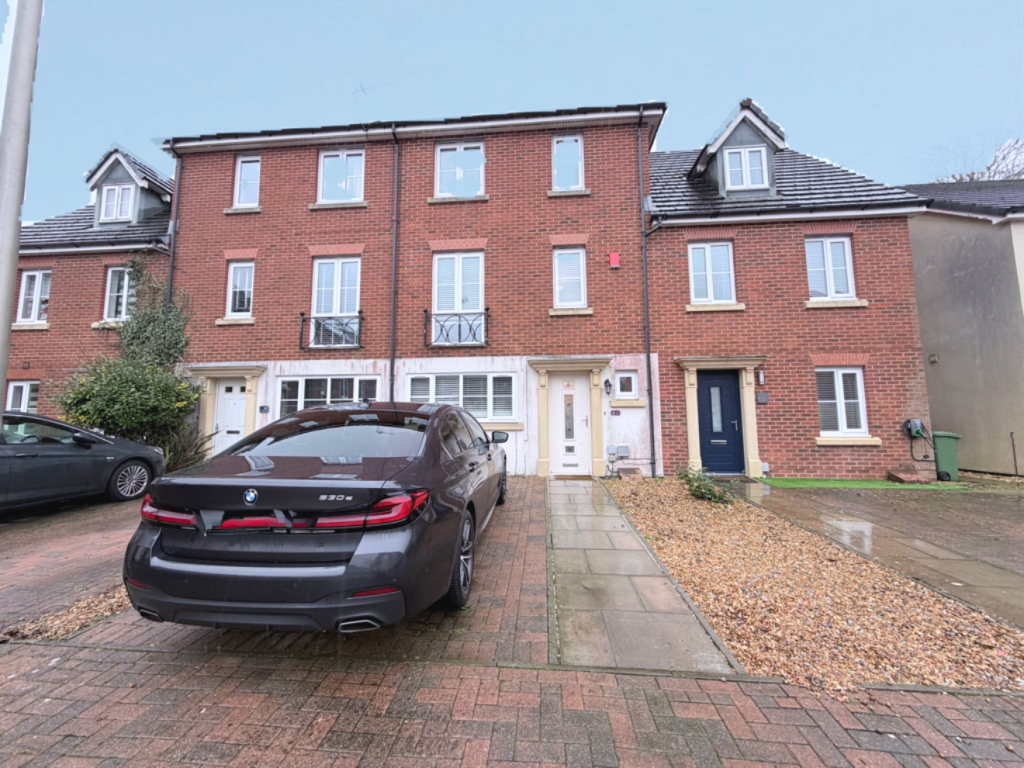 3-bed terraced on Cadwal Court, Llantwit Fardre, Pontypridd, £260,000