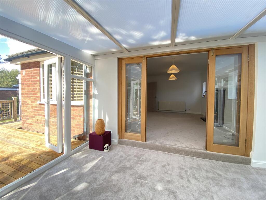 Hallcroft Way, Aldridge photo 4