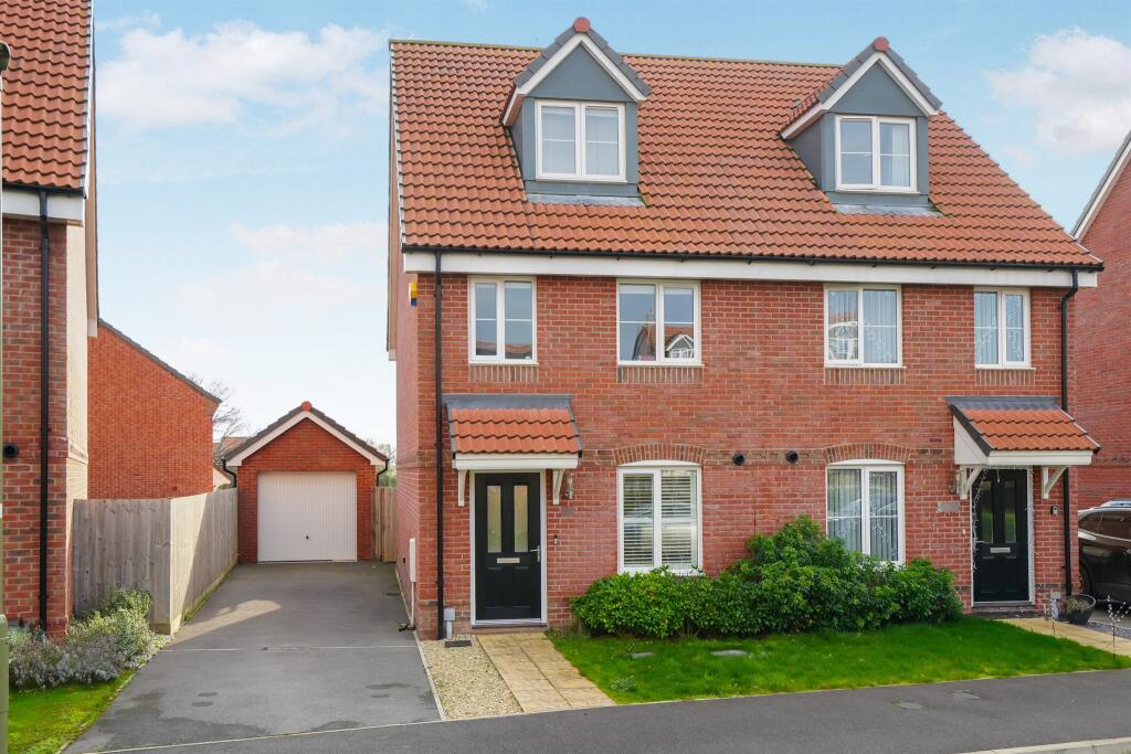 Main image of property: Linnet Grove, Didcot