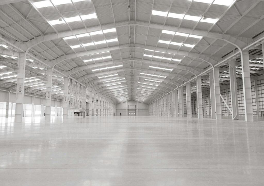 titan_02_interior_warehouse_Photo_3_large.jpg