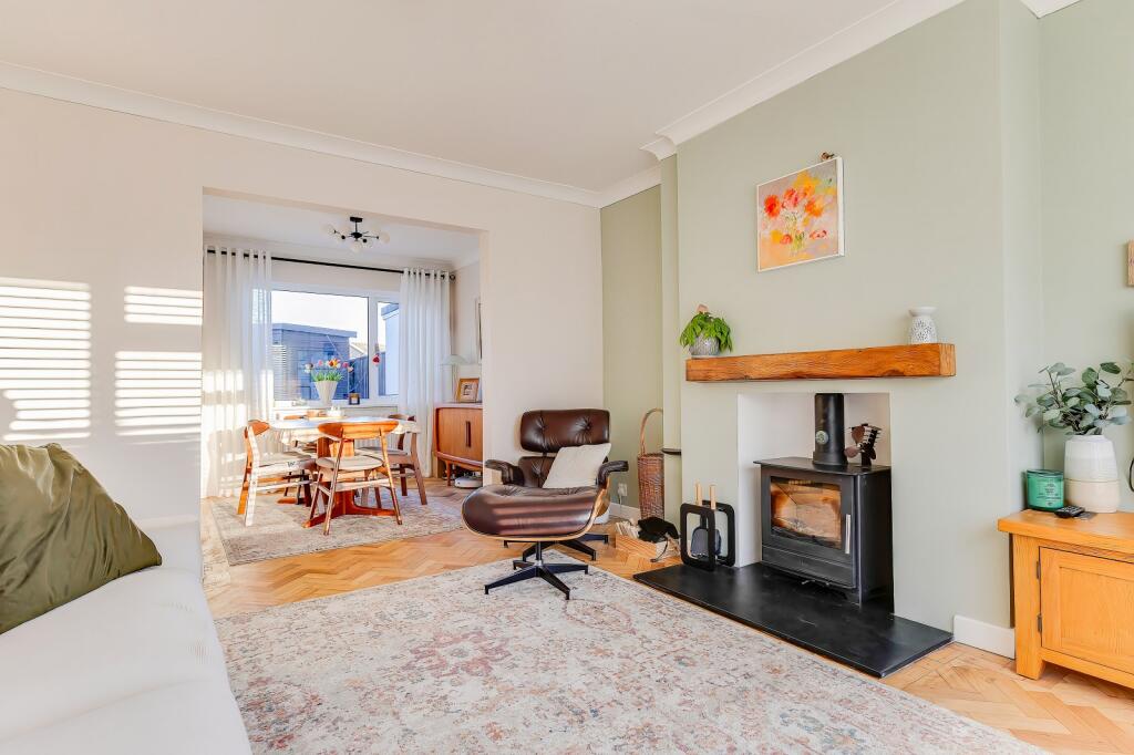 Harlech Close, Dinas Powys, Vale of Glamorgan. CF64 4NY photo 4