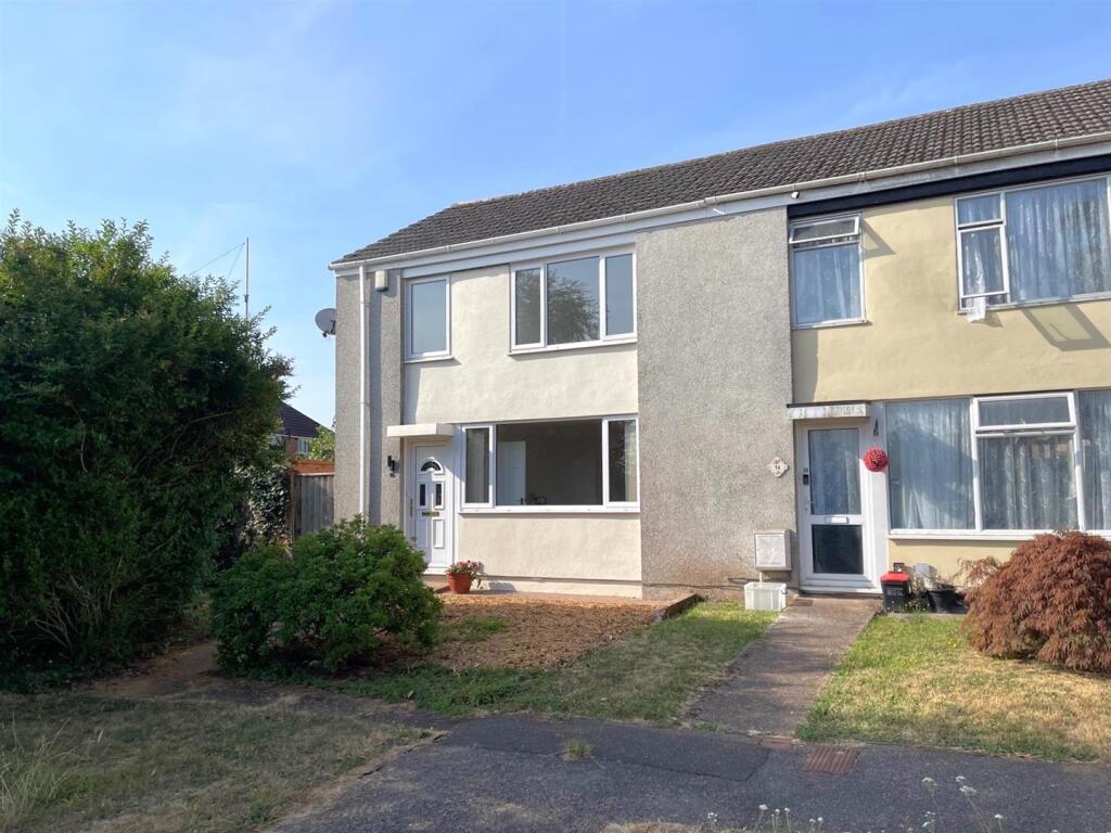 Main image of property: Carlyon Gardens, Exeter