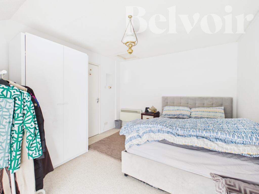 House in Basingstoke and Deane, Basingstoke - More