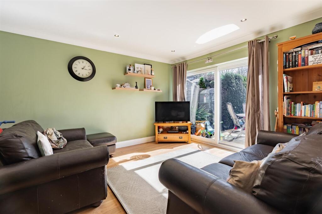 Millfield, New Ash Green photo 3