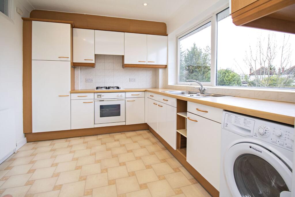 Apartment in London, Oakwood, Cockfosters - View 4