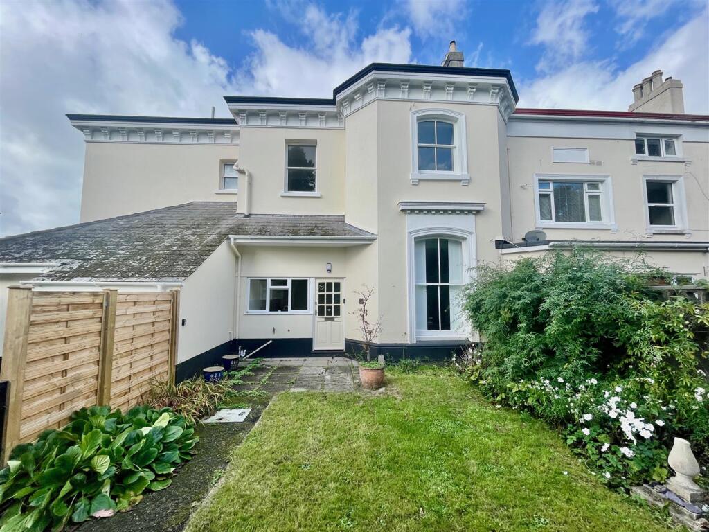 2-bed terraced on Mannamead Rise, Mannamead Avenue, Plymouth, £300,000