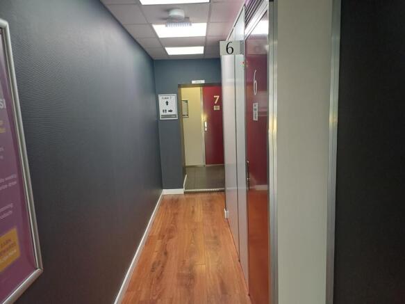 Photo 8