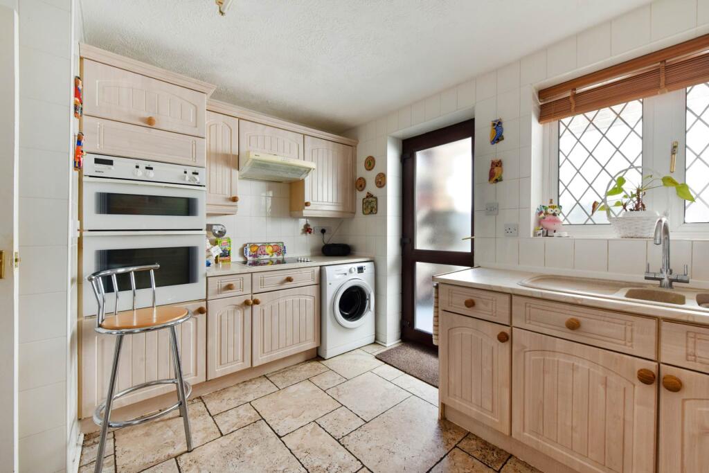 Westerley Gardens, West Wittering, West Sussex, PO20 photo 3