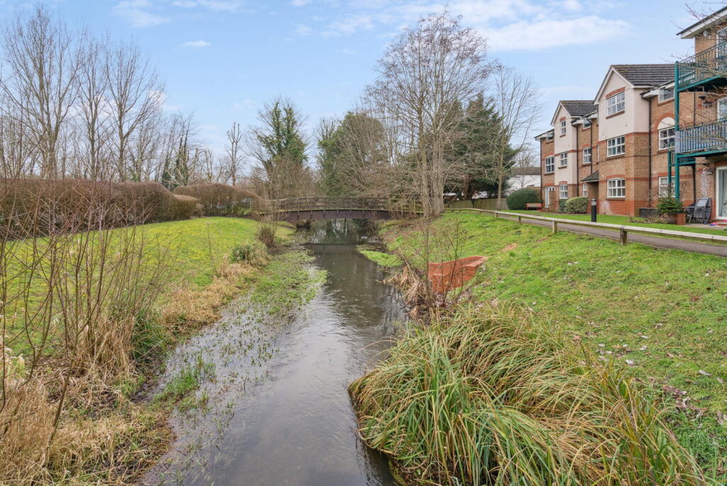 Mill Stream Lodge, Mill End, Rickmansworth, WD3 photo 4