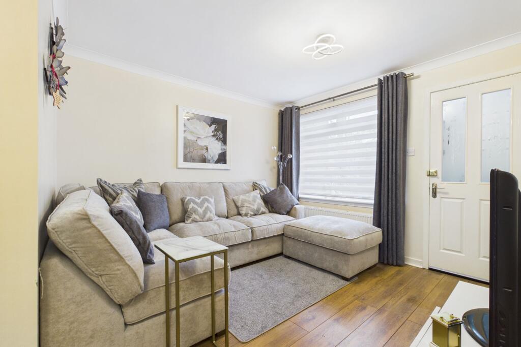 Kenilworth Court, Carluke, ML8 photo 2