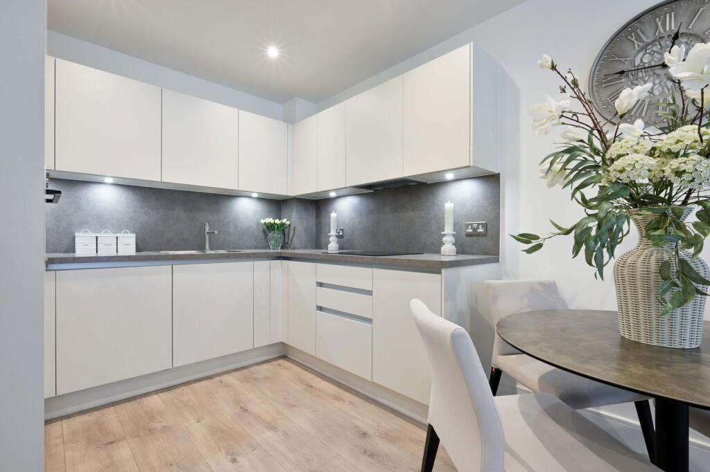 1 Eden Place , Oxted, RH8 0GN photo 4