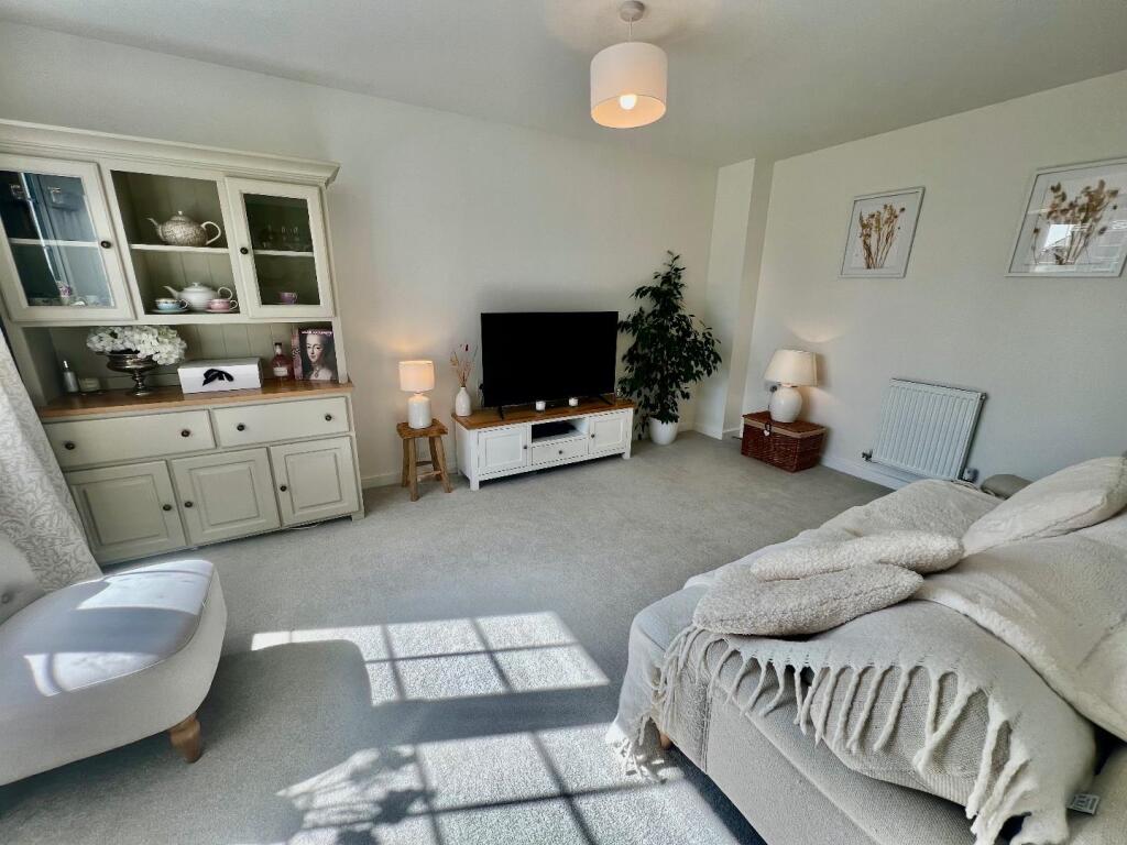 House in Desborough, North Northamptonshire - View 3