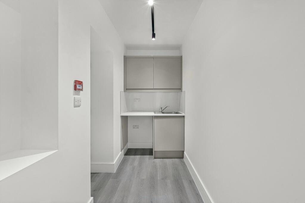 KITCHEN 1.jpg