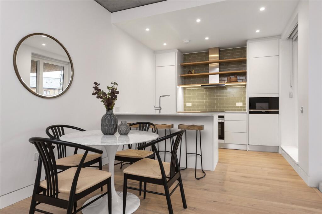 Apartment in London, Notting Dale Village, North Kensington - View 3