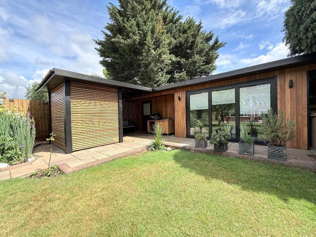 House in Luton, Biscot - View 4