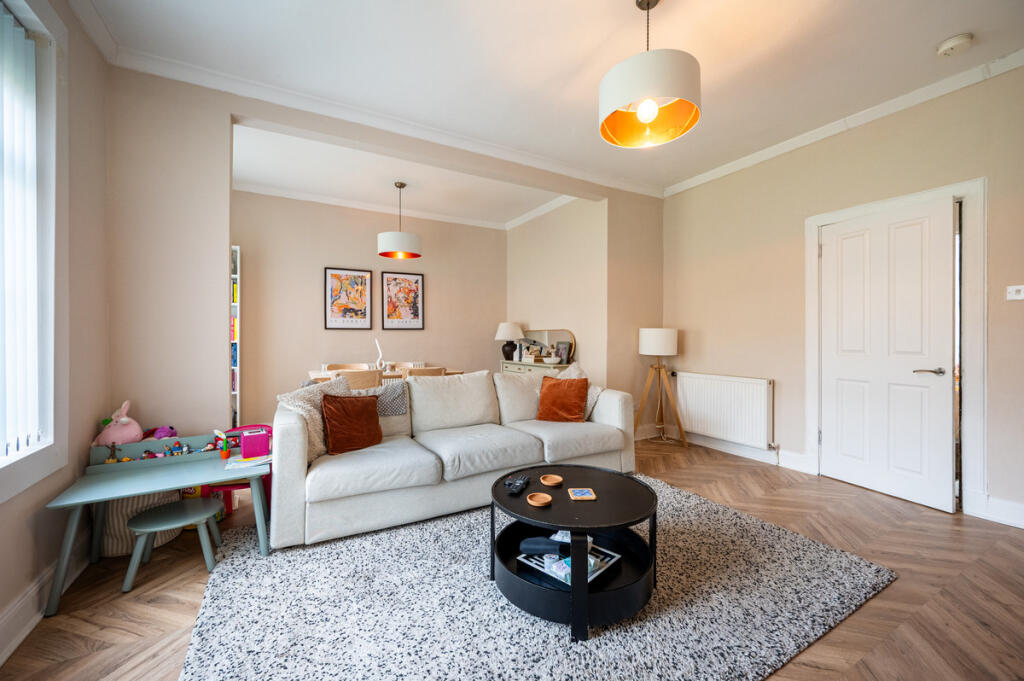Kingswood Drive, King's Park, G44 - View 5