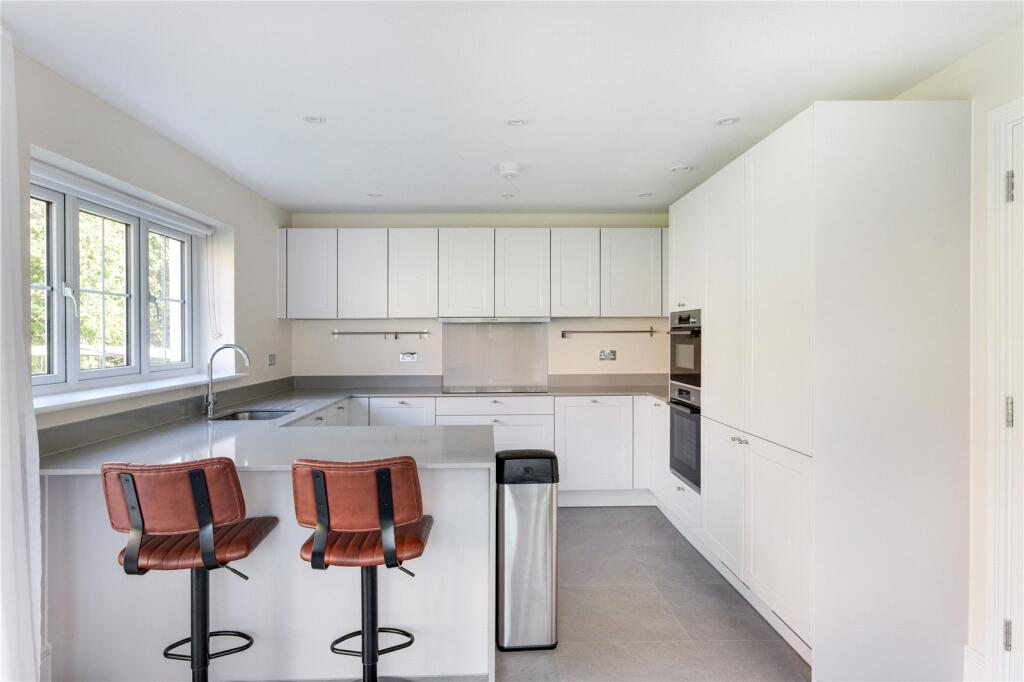 House in Tunbridge Wells, Hawkenbury - View 4