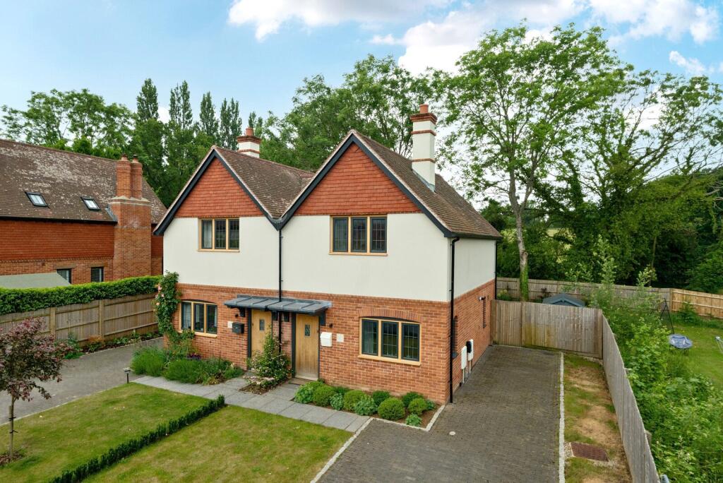 Main image of property: Lloyd George Gardens, Churt, GU10