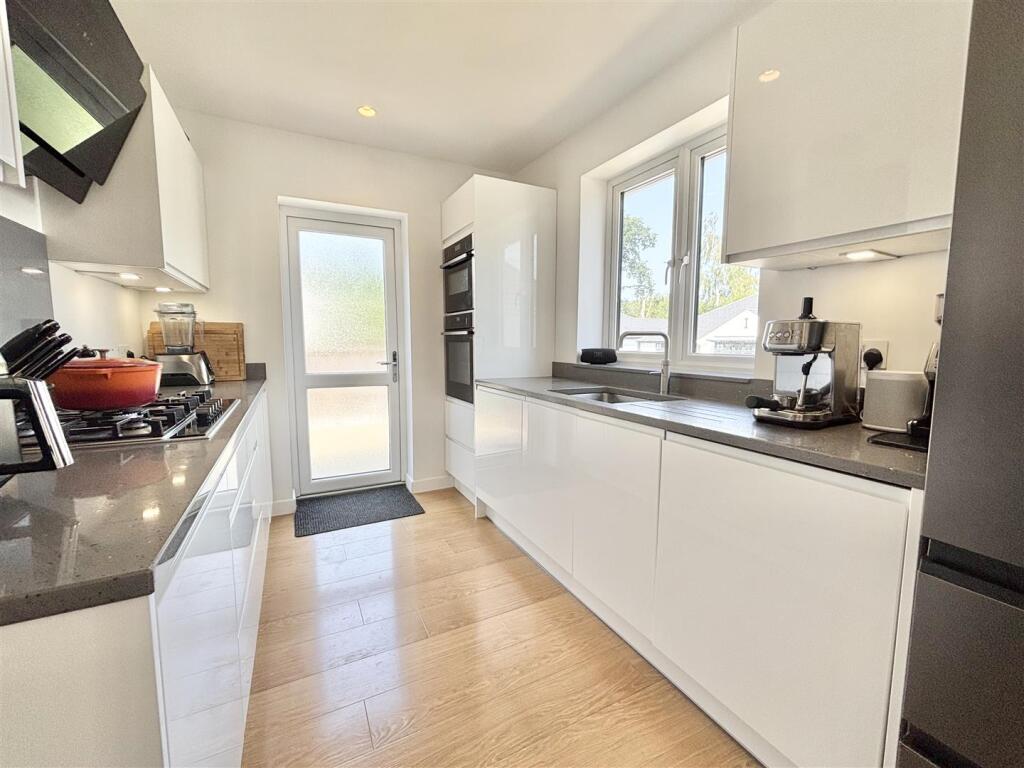 House in Broadstone, Hillbourne - View 5
